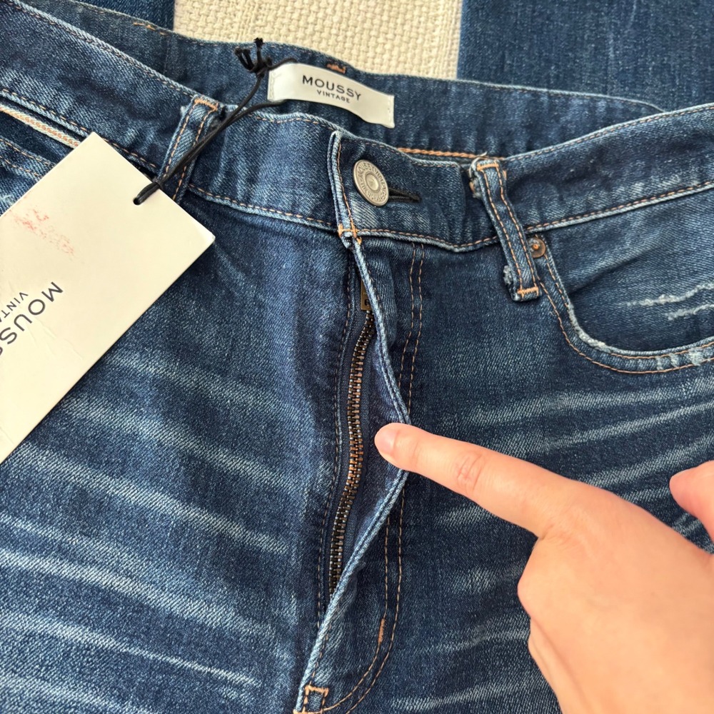 Women's 29 MOUSSY Vintage Rhode Cropped High Rise Flare Jeans Dark Blue NWT - Picture 4 of 7